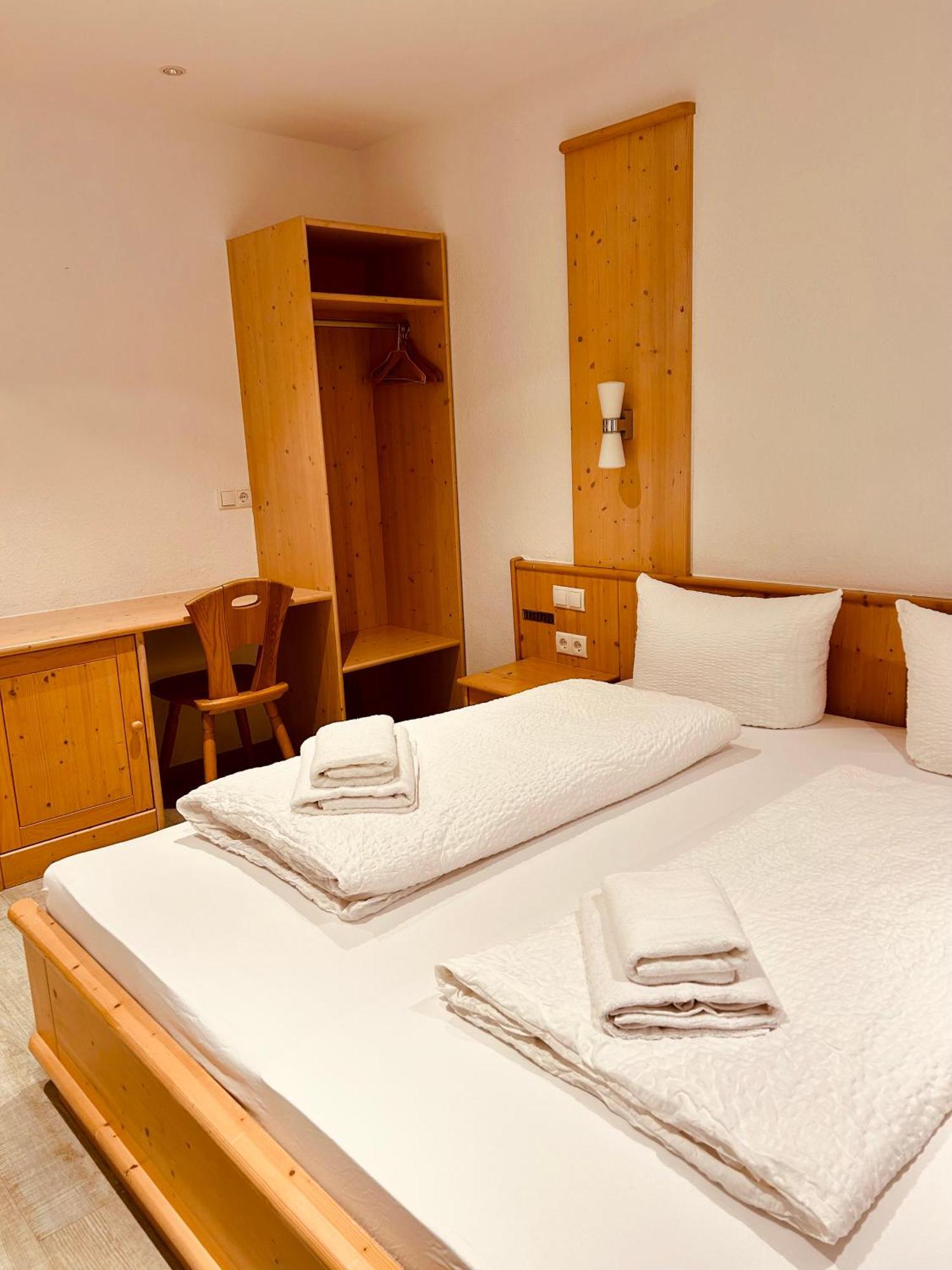Gaestehaus Spoth Hotel Rust Bagian luar foto